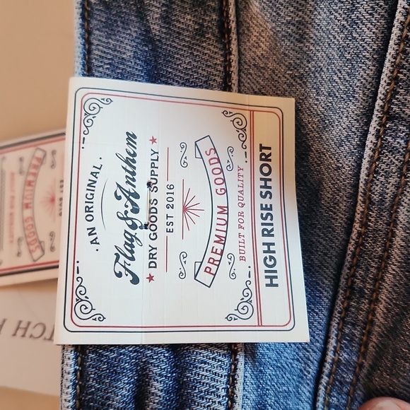 Denim shorts - Picture 3 of 4